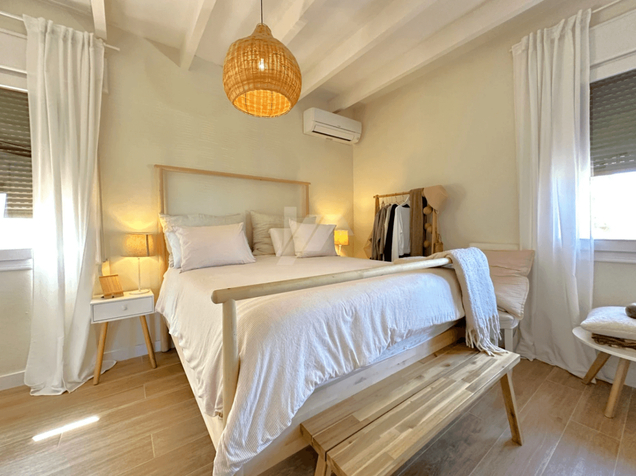 Villa Mediterránea Renovada con Encanto Ibicenco en Benitachell.